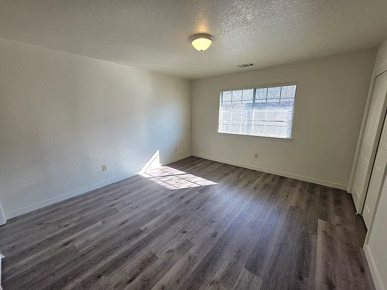 9012 Thornton Rd #4 — Photo 12