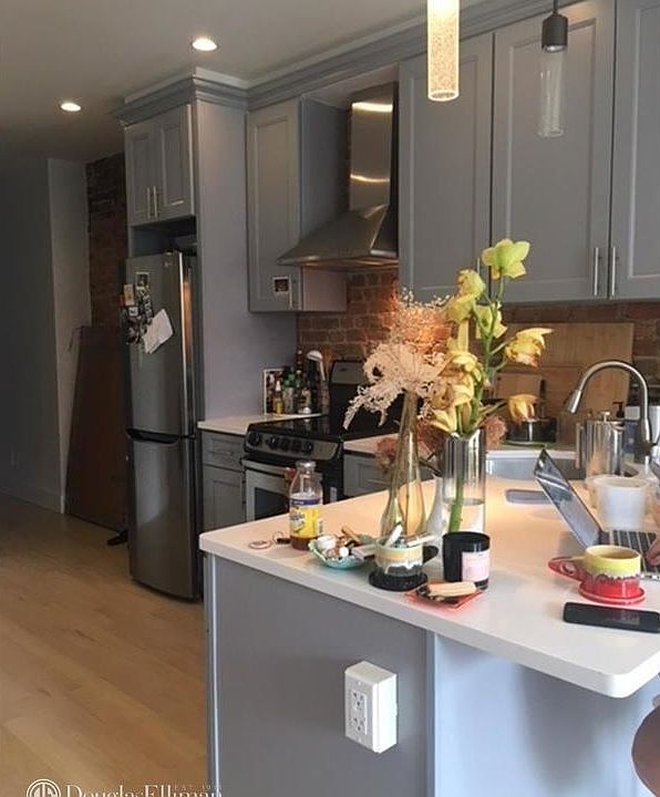 1st image of 633 Halsey St #3