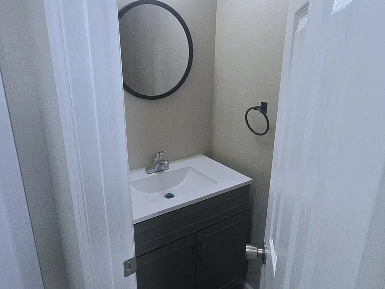3030 Pera Ave #2 — Photo 9