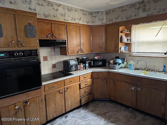 4th image of 906 Crown Ave