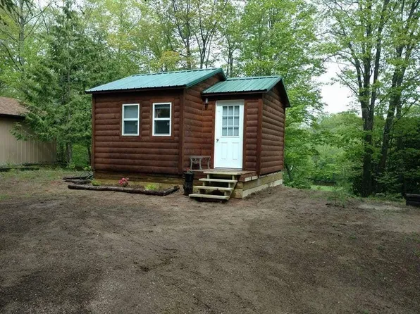 1571 Maple Point Rd, Beaverton, MI 48612