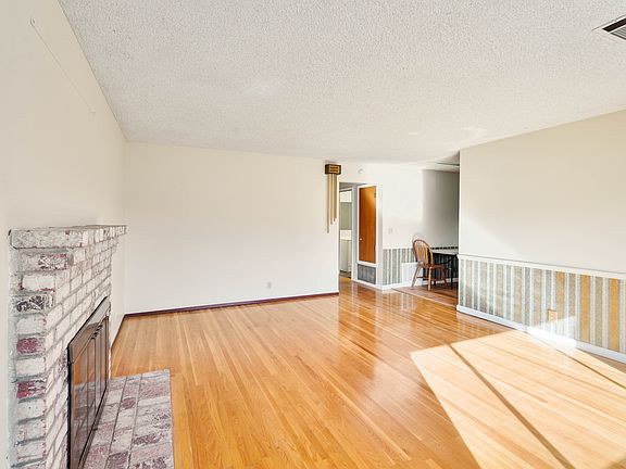 5th image of 274 Daphne Dr