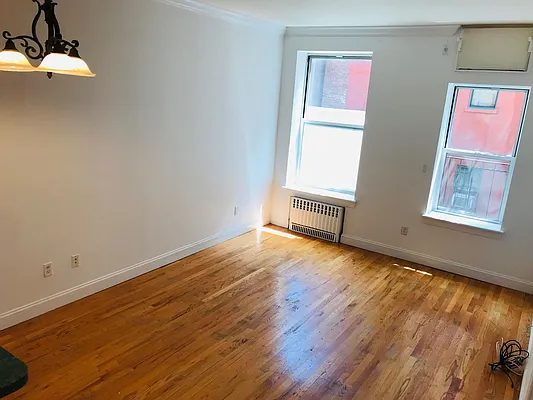 Rented by Roberto Guilbet, LREB | media 19