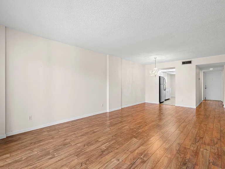 2700 Cove Cay Dr #3F — Photo 10