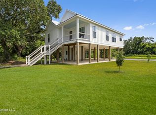 217 Saint Joseph St, Waveland, MS 39576
