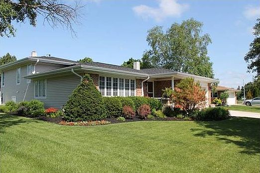 1st image of 934 Sycamore Ln #934