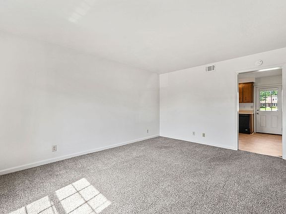 2nd image of 276 Northridge Dr APT 4