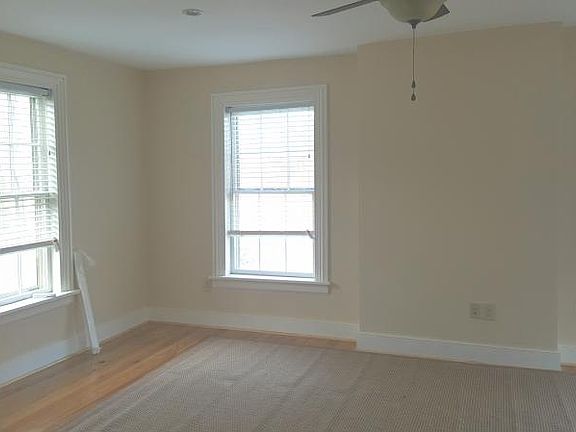 5th image of 2218 E Grace St APT D