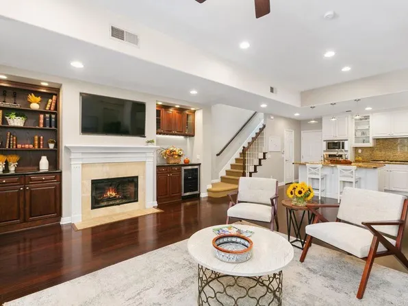 2111 Historic Decatur Rd, San Diego, CA 92106