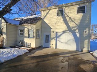 1012 2nd Ave SW, Minot, ND 58701