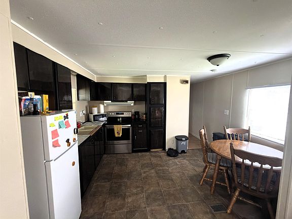 2nd image of 215 Fox Ln
