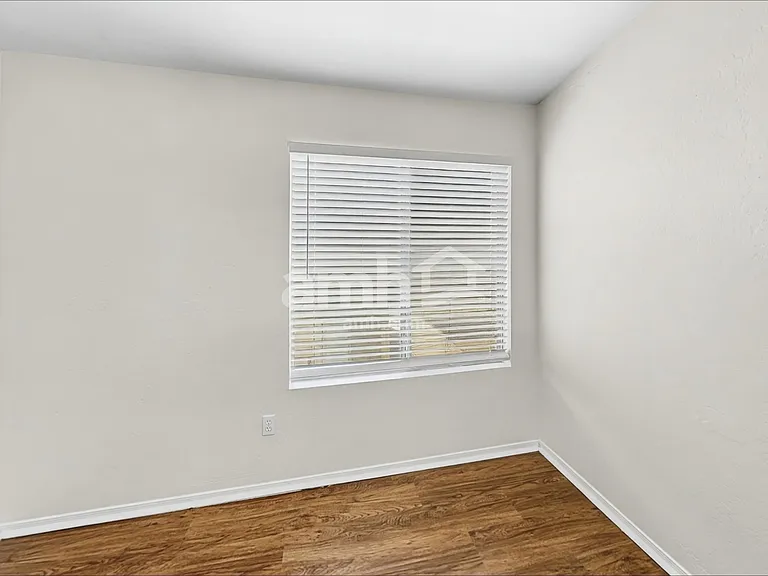 10440 W Colter St — Photo 15