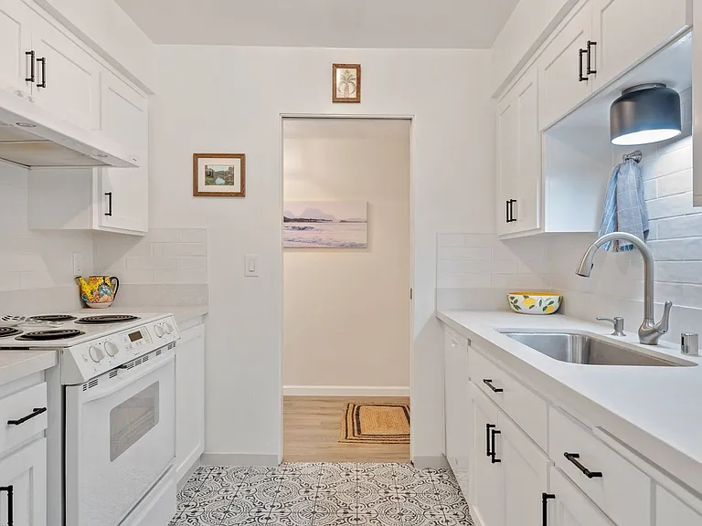 2727 Miradero Dr #205 — Photo 6