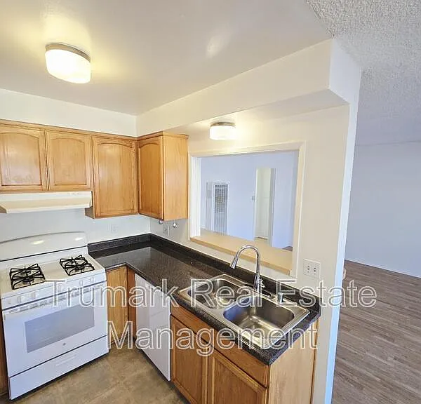 332 Cornell Dr #E — Photo 11