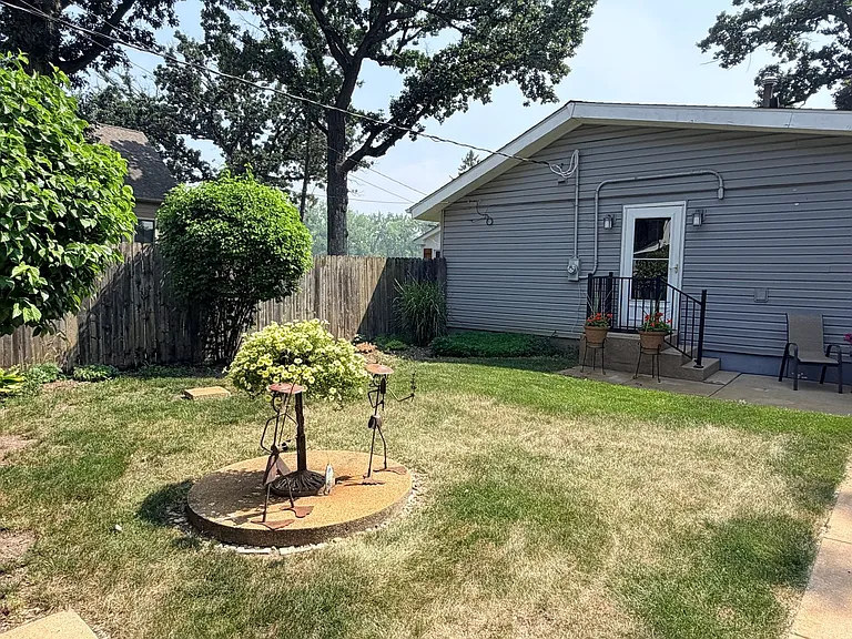 4234 Riverside Dr — Photo 36