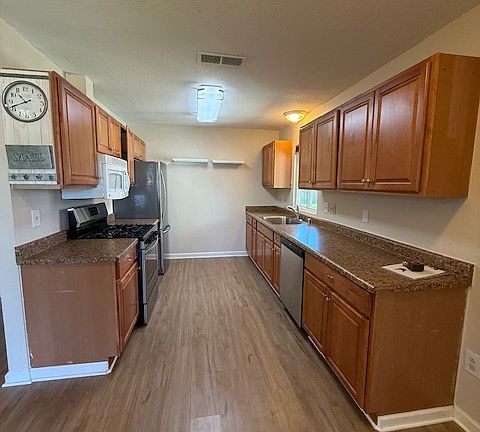 5th image of 1515 4th St