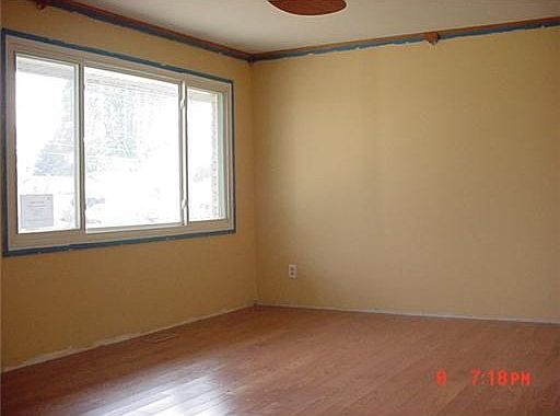 3rd image of 416 Doty St