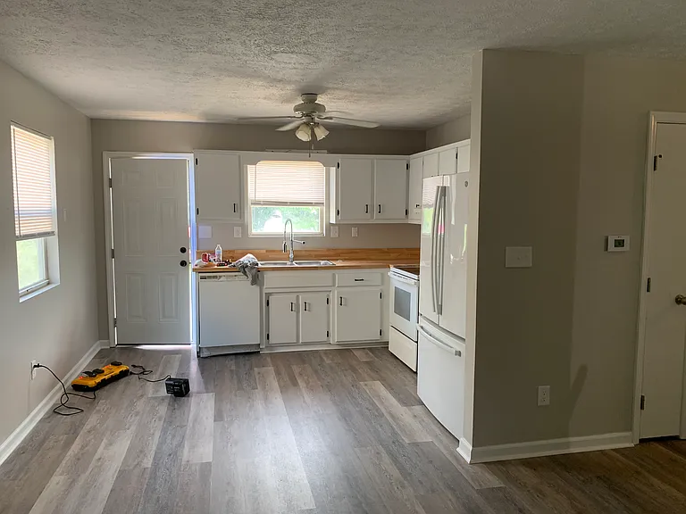 239 Donalynn Dr — Photo 3