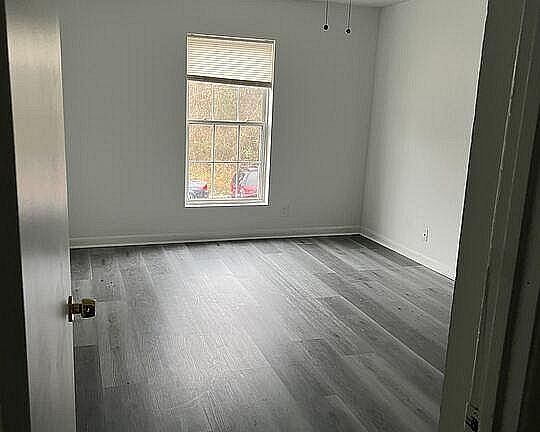 4th image of 1204 Lakeview Dr NW #C