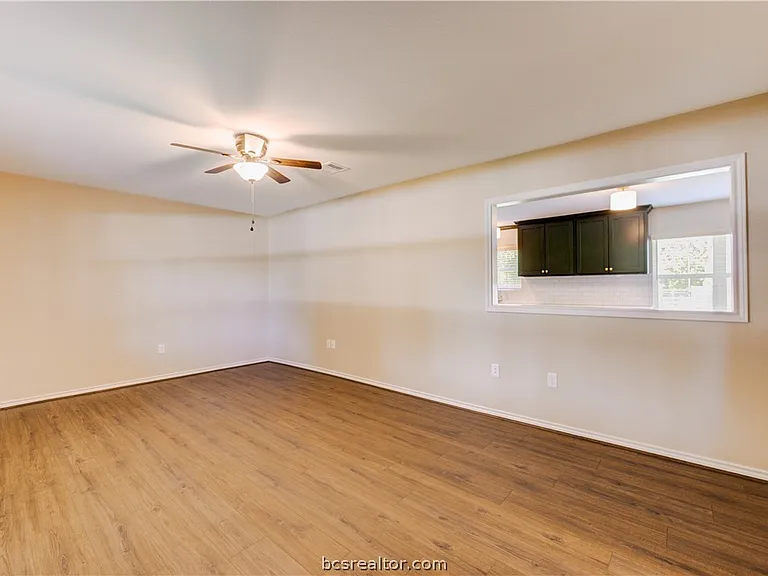 703 Horlock St — Photo 9