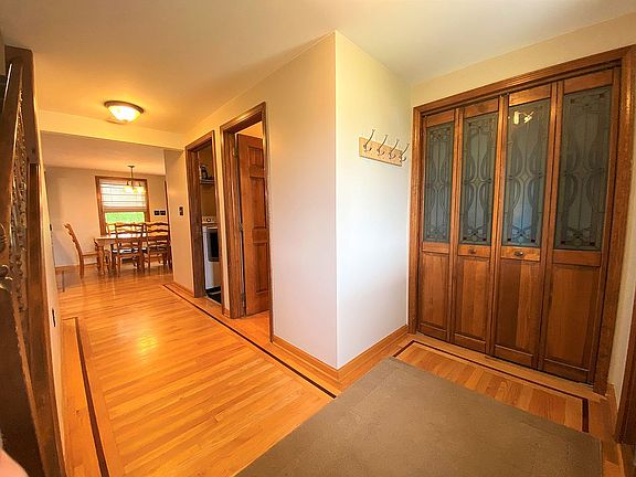 5th image of 8957 Candlewood Ln