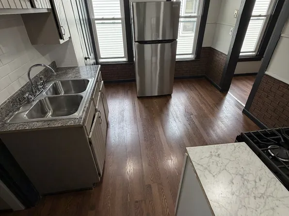 71 Prospect St APT 2, Amsterdam, NY 12010