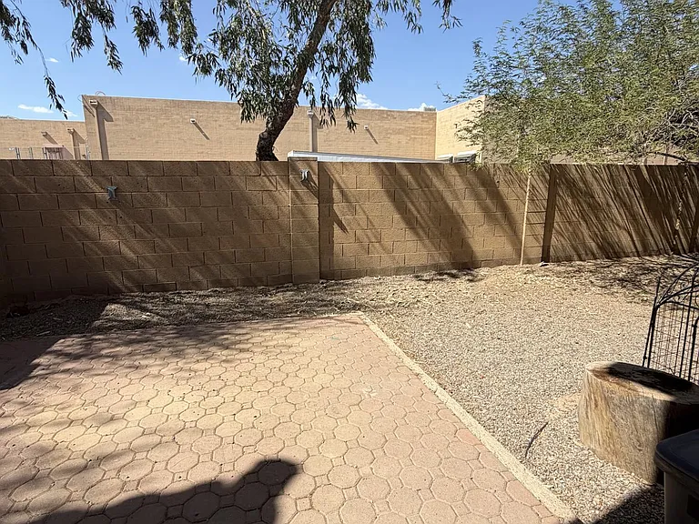 728 E Rose Marie Ln — Photo 20