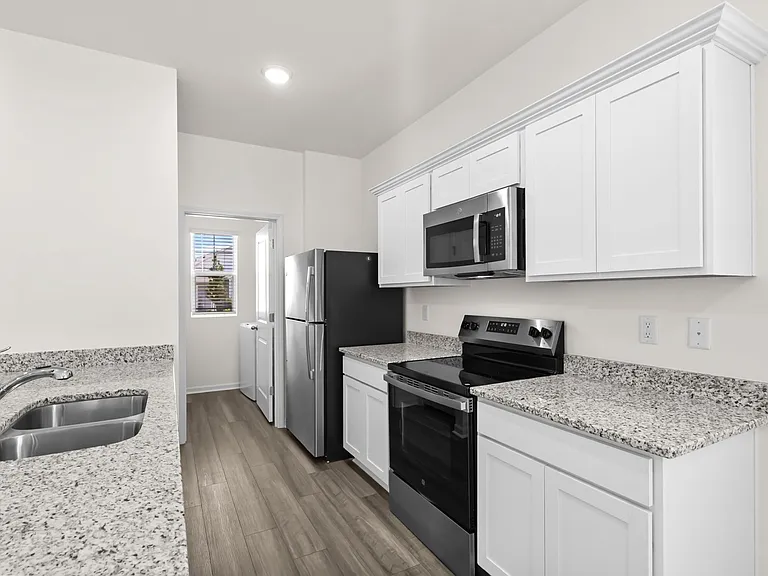 450 Castillo Dr — Photo 14