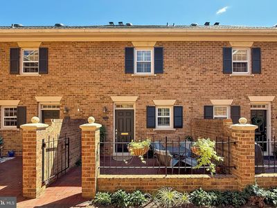 988 N Royal St, Alexandria, VA, 22314