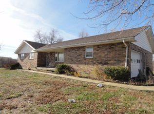 19749 211th St, Tonganoxie, KS 66086
