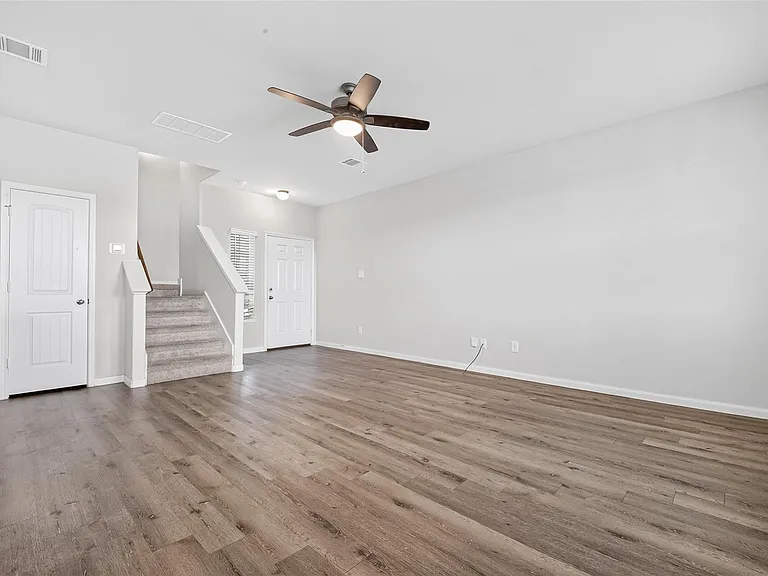 4818 Blue Jacaranda Way — Photo 6