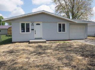 712 Oklahoma Ave, Lincoln, IL 62656