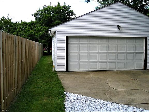 5th image of 4180 W 222nd St