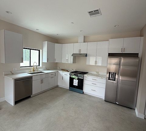 2nd image of 6518 Longridge Ave