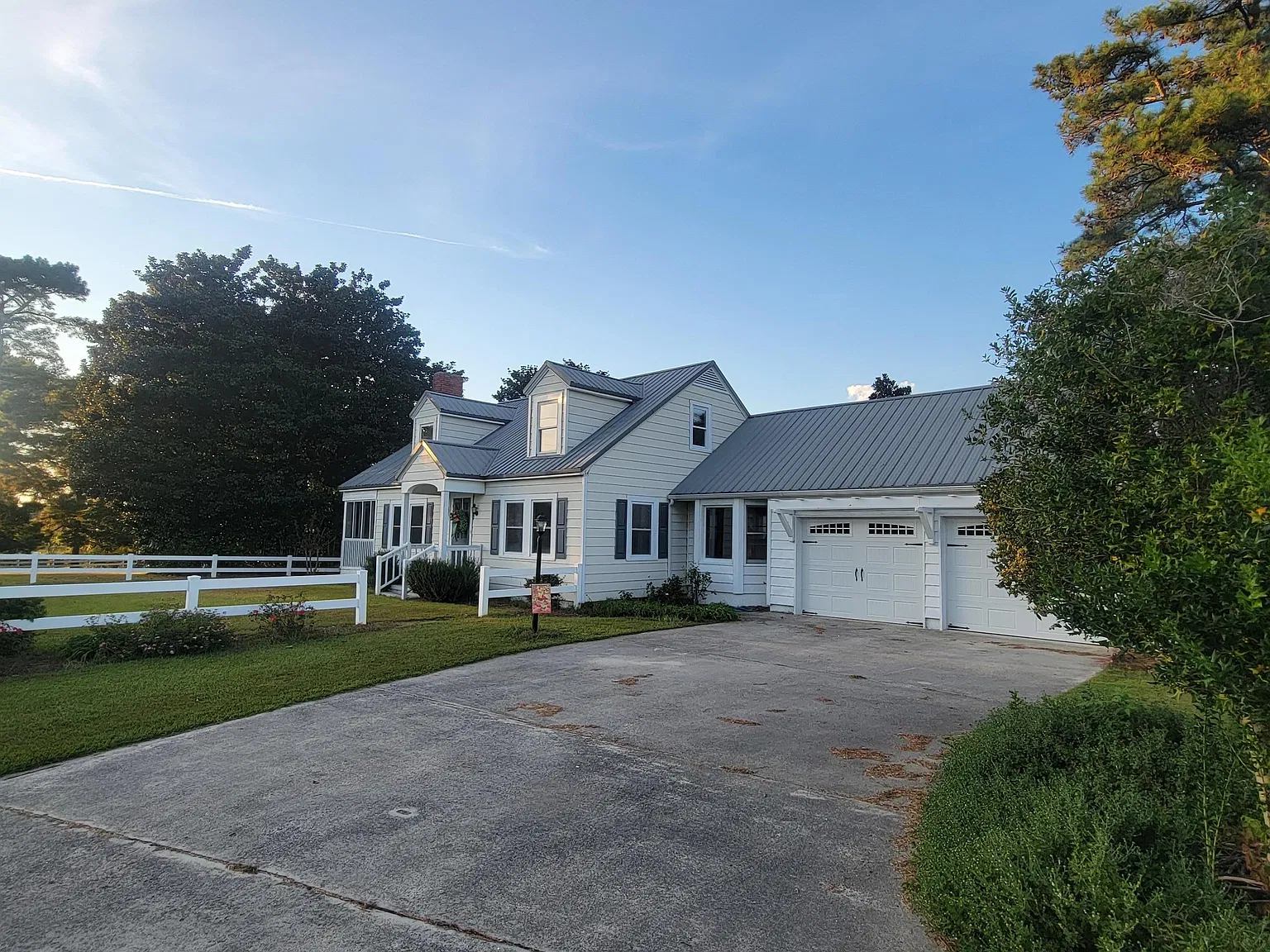 3 bed, 4.0 bath, $2,300 — Photo 3