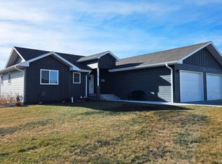106 Freedom St, Paxton, NE 69155