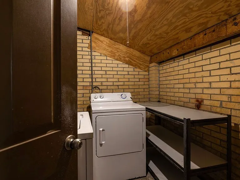 1010 Fiall St — Photo 31