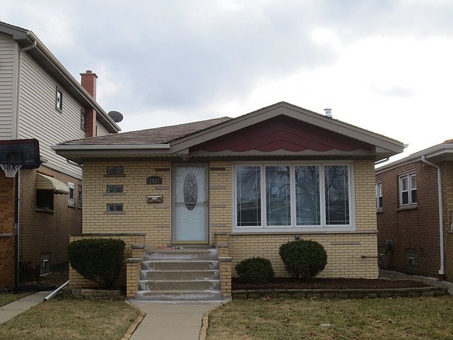 1st image of 7037 W 63rd Pl