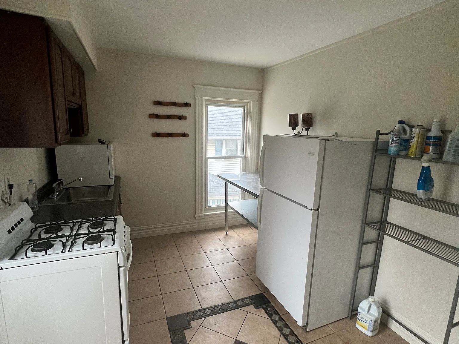 2 bed, $1,150 — Photo 2