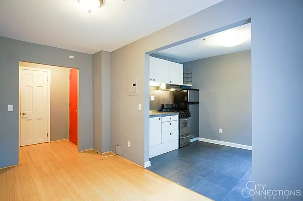 Rented by City Connections Realty | media 16