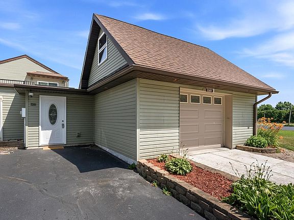 3rd image of 2201 Stonecroft DRIVE #2203
