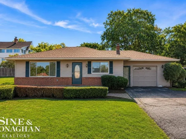 1350 Oakland Ave, Saint Clair, MI 48079