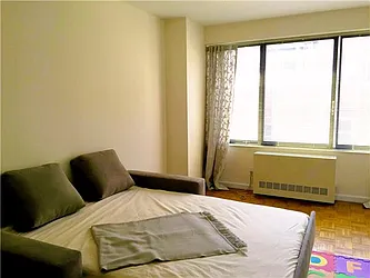 Rented by R New York