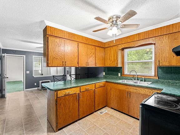 5th image of 1360 Sulphur Springs Rd