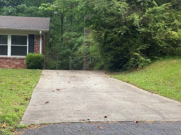 2nd image of 1319 Dogwood Rd