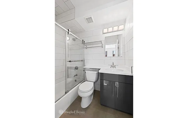 Rented by Douglas Elliman | media 22