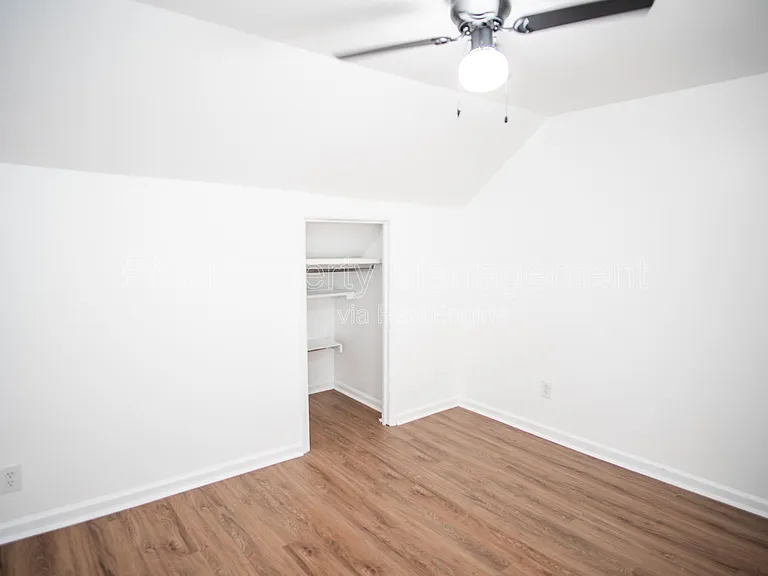 415 Watauga Dr #B — Photo 5
