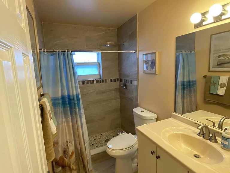 19131 Fairlawn Way — Photo 11