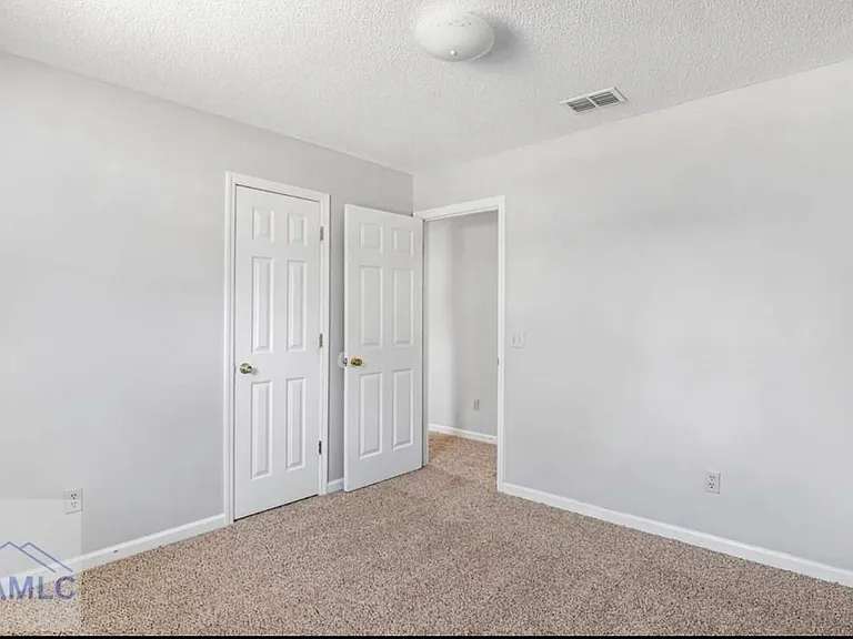 143 McCumber Dr — Photo 1