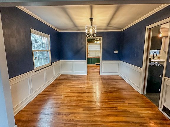 3rd image of 426 Dorchester Rd